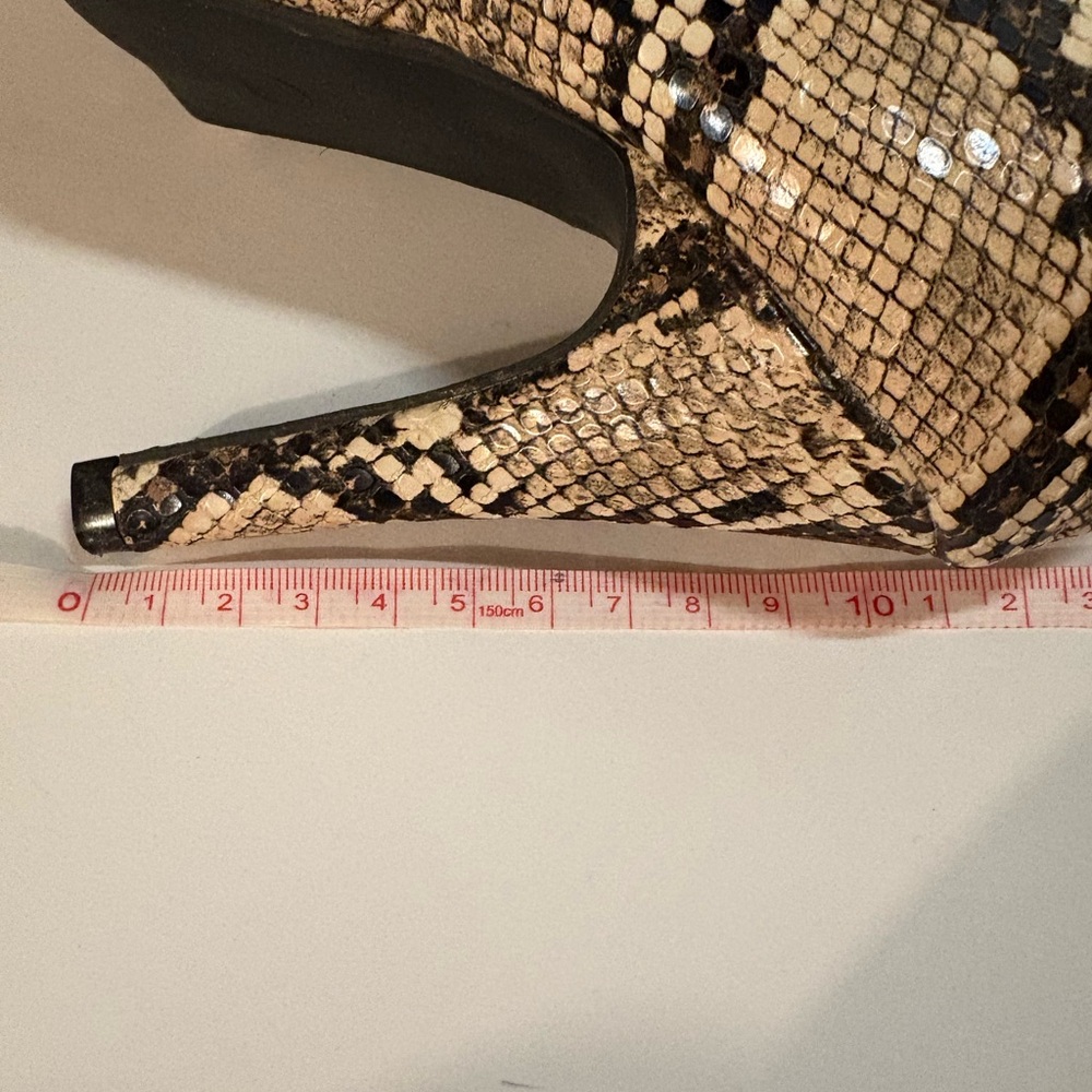 NWT Snakeskin Pattern Ankle Boots - Picture 5 of 5